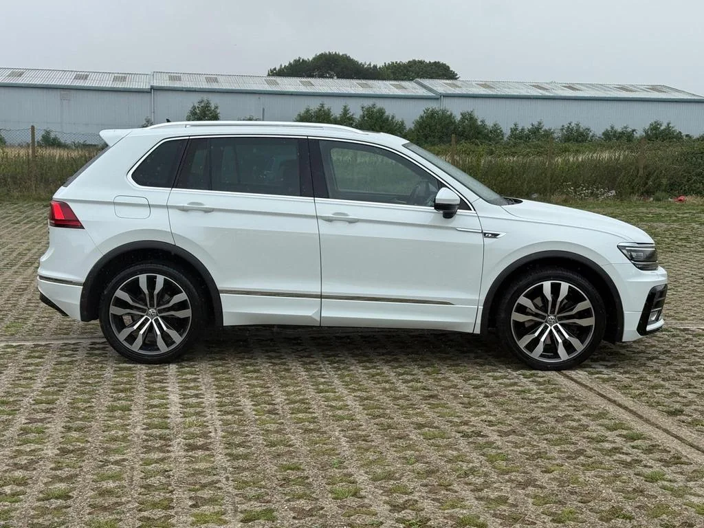 2016 Volkswagen Tiguan R-Line photo 6