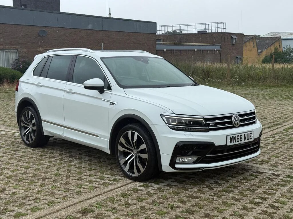 2016 Volkswagen Tiguan R-Line photo 7