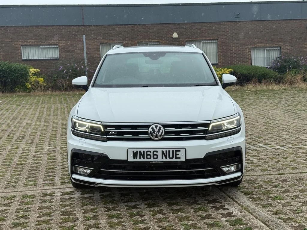 2016 Volkswagen Tiguan R-Line photo 8